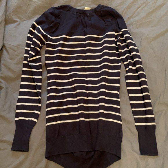 H&M maternity long sleeve. - Picture 2 of 3